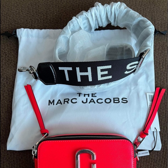 ❤️SOLD❤️NEW AUTHENTIC THE MARC JACOBS CAMERA BAG - Picture 2 of 3